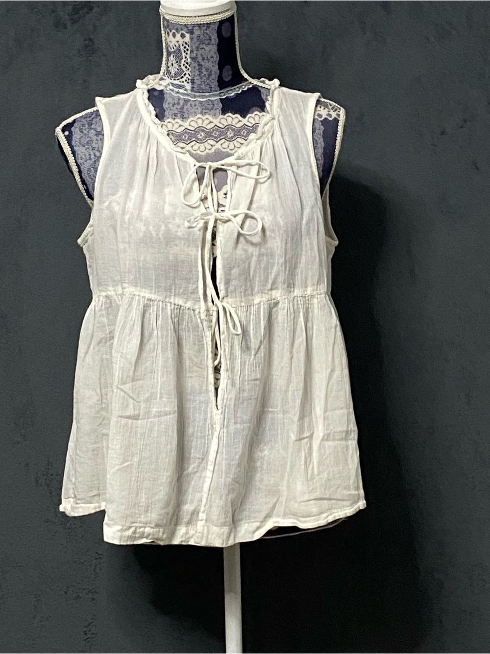 Old Navy Blouse Womens M White Open Tie Front Sleeveless Top Peasant Cottage
